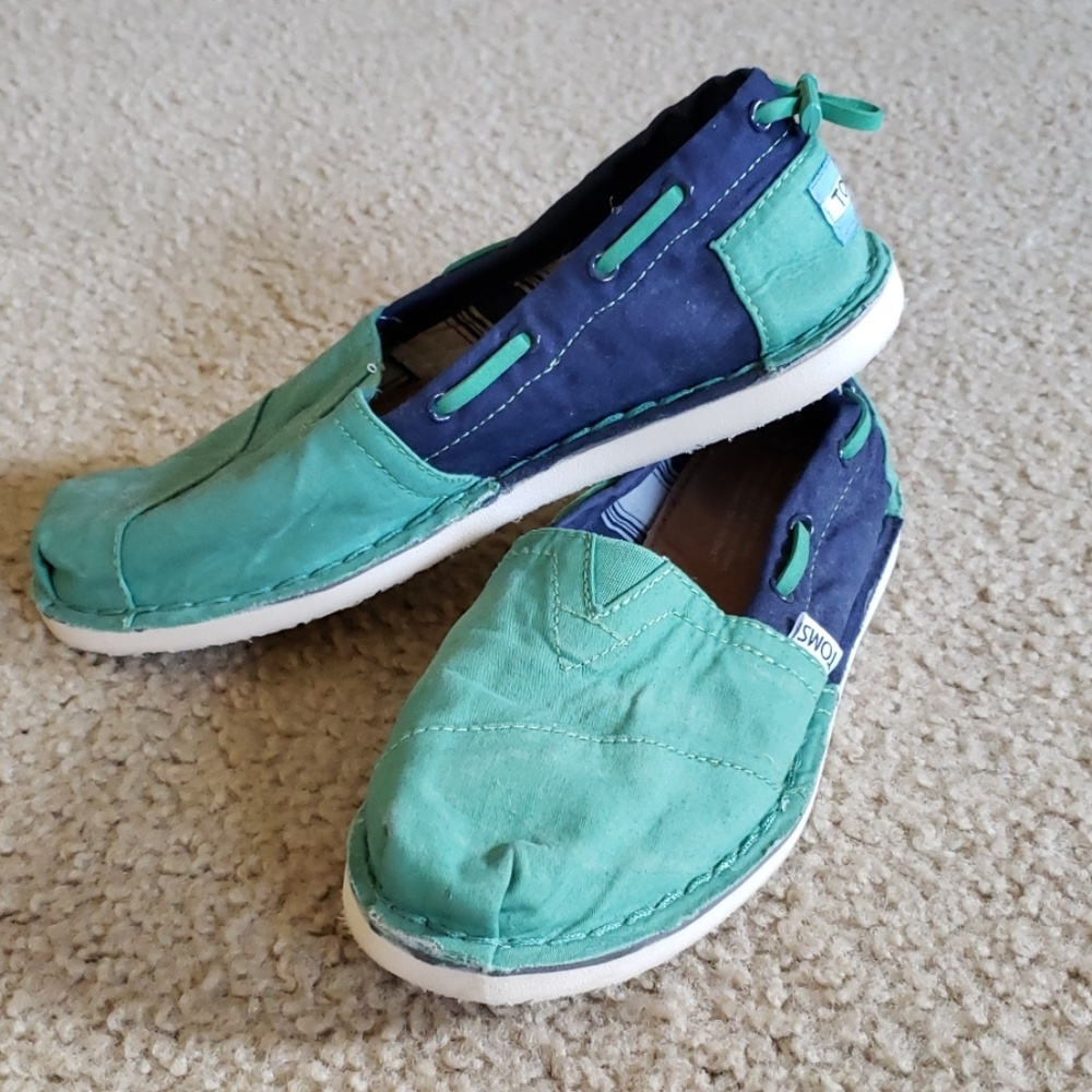 TOMS slip on shoe